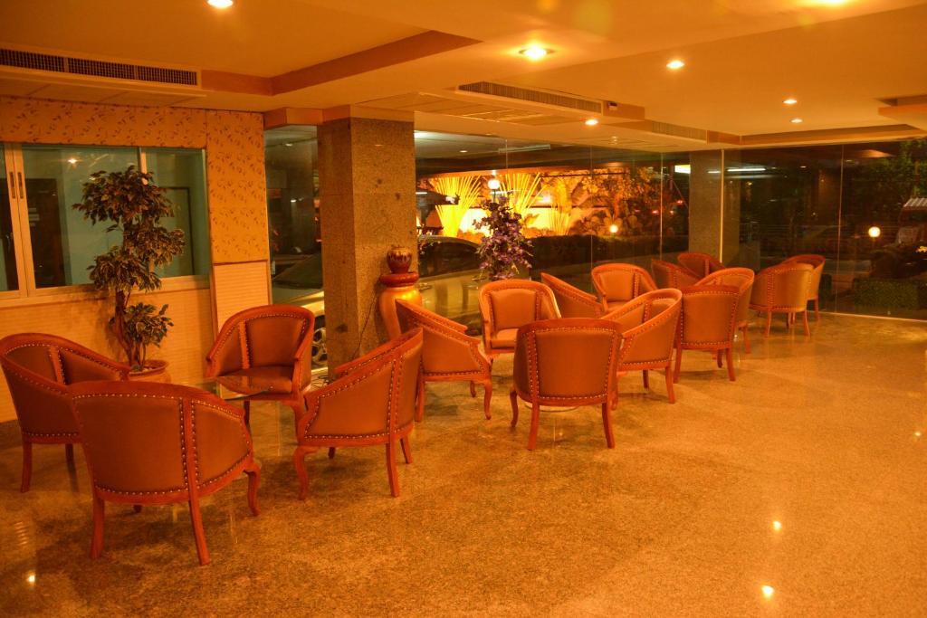 Pohseen Grand Palace Hotel Bangkok Bagian luar foto