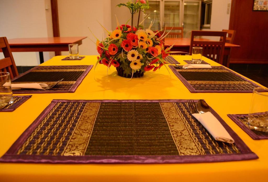 Pohseen Grand Palace Hotel Bangkok Bagian luar foto