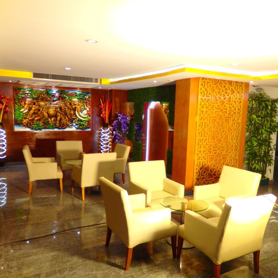 Pohseen Grand Palace Hotel Bangkok Bagian luar foto
