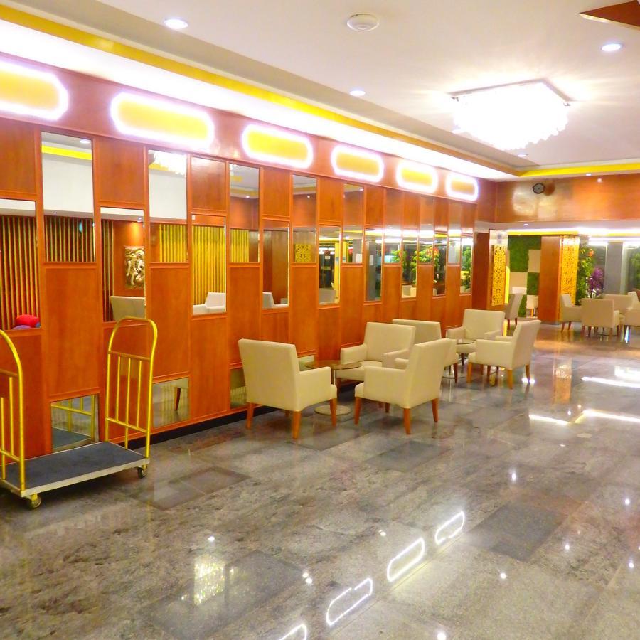 Pohseen Grand Palace Hotel Bangkok Bagian luar foto