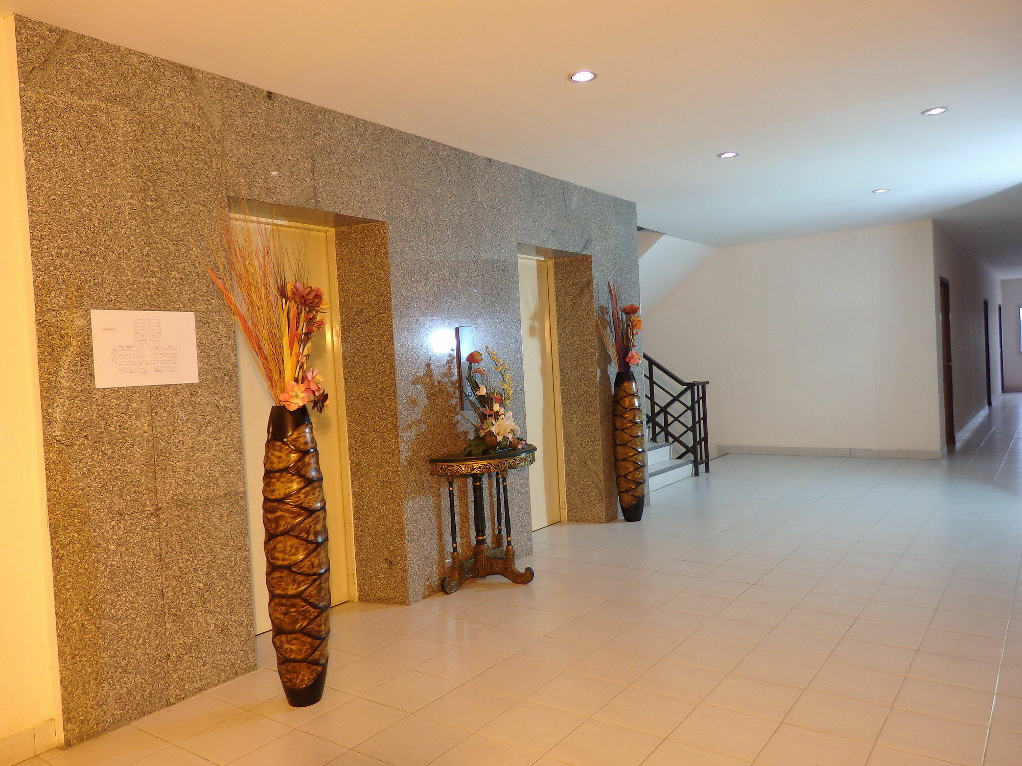 Pohseen Grand Palace Hotel Bangkok Bagian luar foto